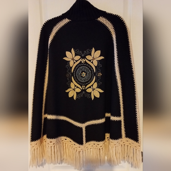 Laurel wool poncho/cape size 36 - Picture 4 of 6